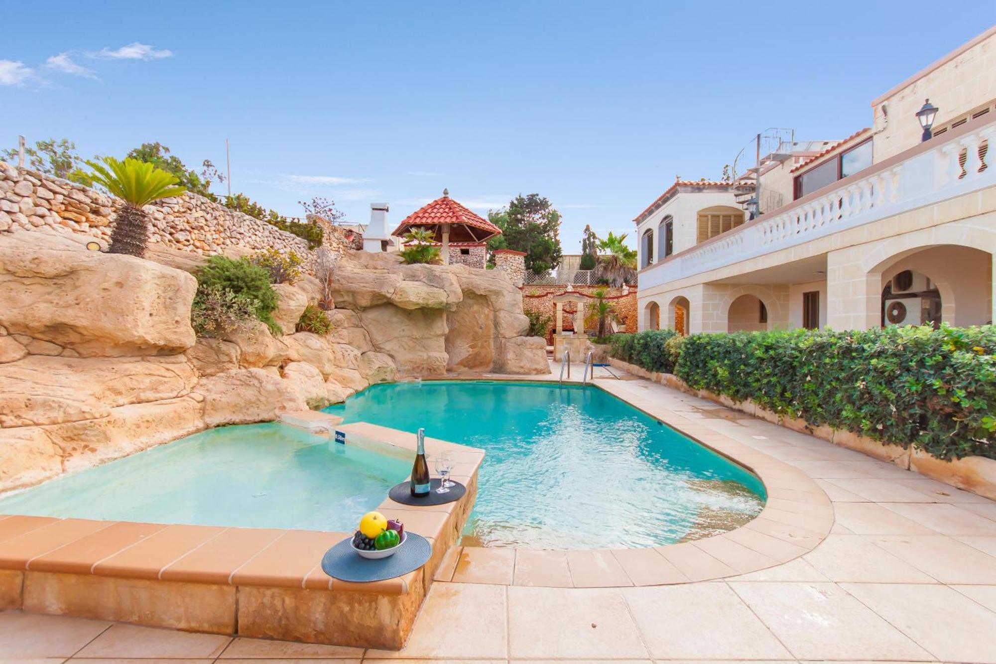 Villa & Pool Apartments In Mellieha Bay מראה חיצוני תמונה