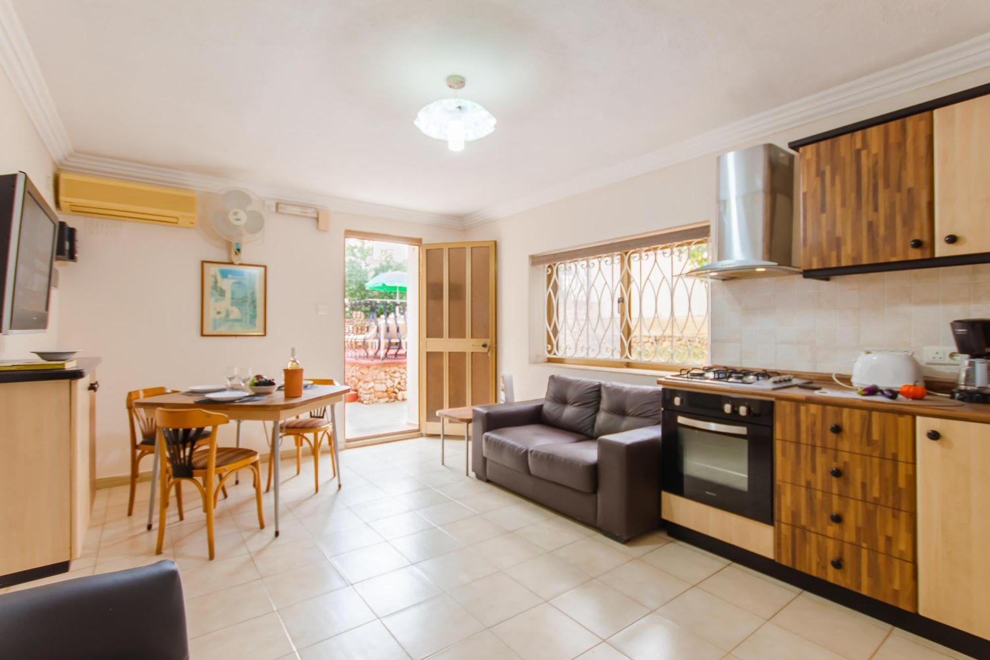 Villa & Pool Apartments In Mellieha Bay מראה חיצוני תמונה