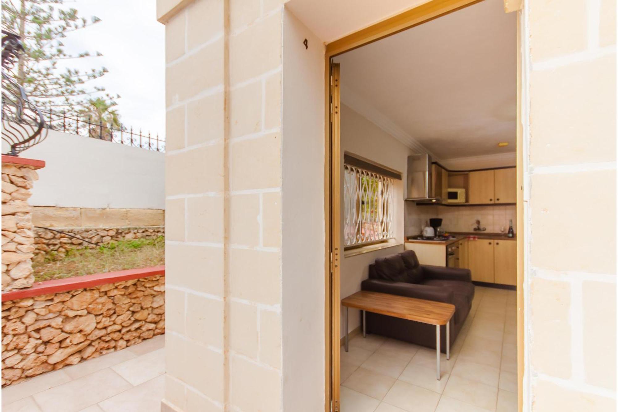 Villa & Pool Apartments In Mellieha Bay מראה חיצוני תמונה