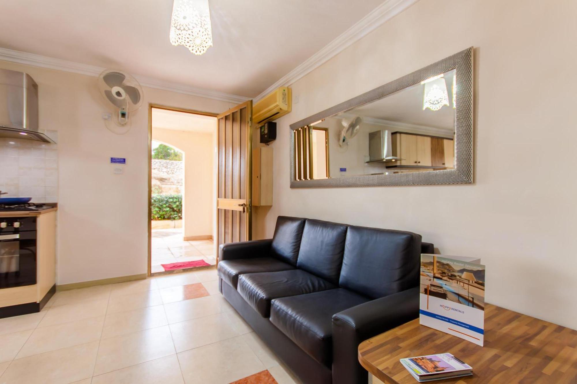 Villa & Pool Apartments In Mellieha Bay מראה חיצוני תמונה