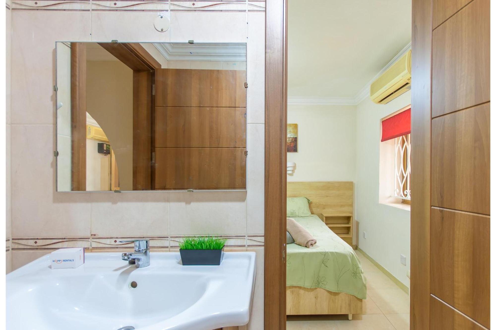 Villa & Pool Apartments In Mellieha Bay מראה חיצוני תמונה